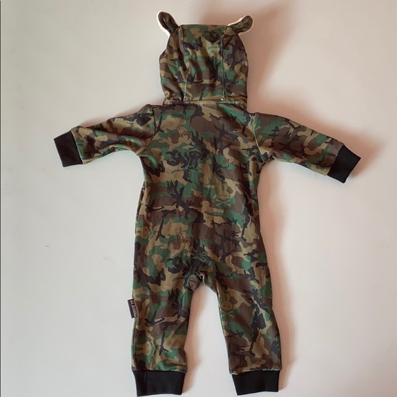 Baby playsuit hoodie Camo print size 0-3M - Picture 5 of 5